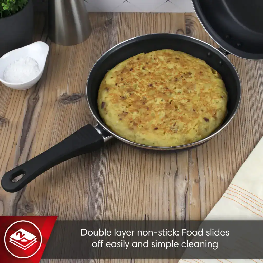 Single Magefesa Frittata skillet with a freshly made Spanish tortilla, emphasizing non-stick interior.