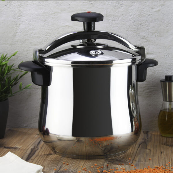 Magefesa Star belly fast pressure cooker in the table